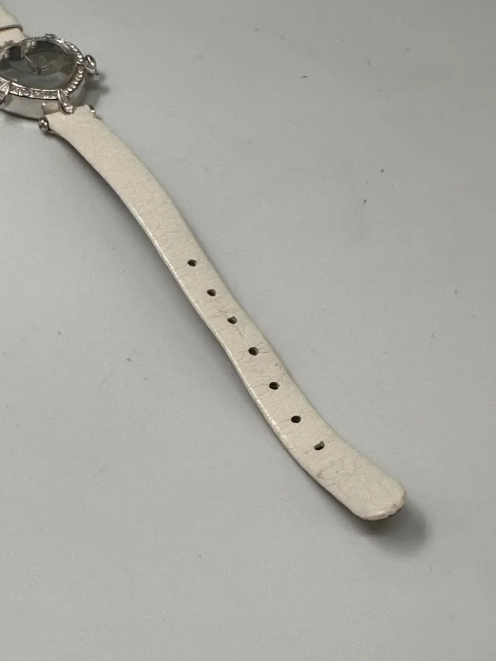 JLo Jennifer Lopez Watch Women Faceted Heart Case White Band New Battery